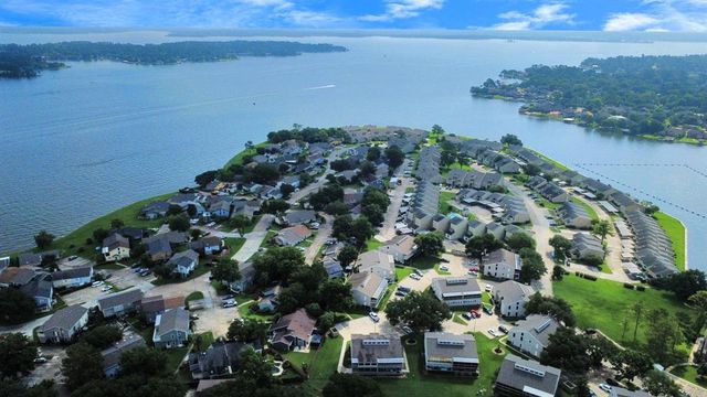 170 April Point Drive N 170, Conroe, TX 77356