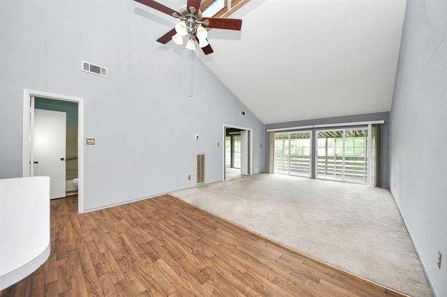 170 April Point Drive N 170, Conroe, TX 77356