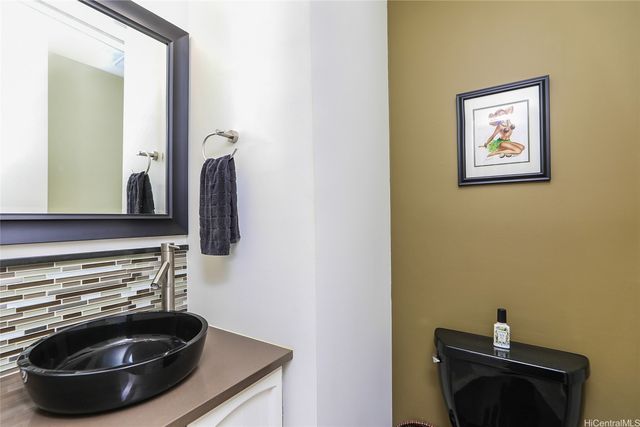 290 Kawaihae Street 209C, Honolulu, HI 96825