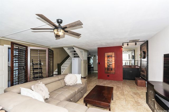 290 Kawaihae Street 209C, Honolulu, HI 96825