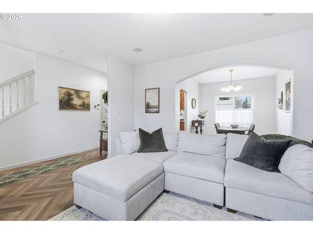 641 Mary Dr, Molalla, OR 97038