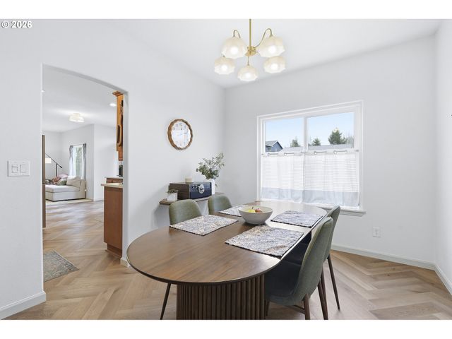 641 Mary Dr, Molalla, OR 97038