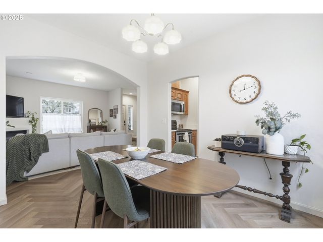 641 Mary Dr, Molalla, OR 97038