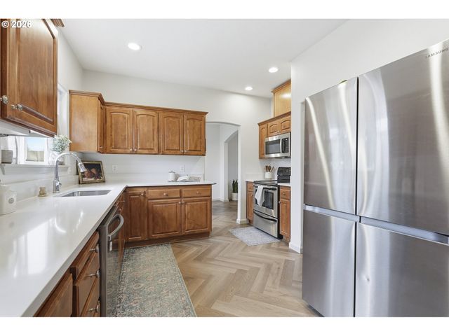 641 Mary Dr, Molalla, OR 97038