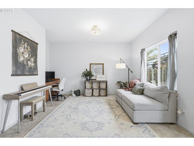 641 Mary Dr, Molalla, OR 97038