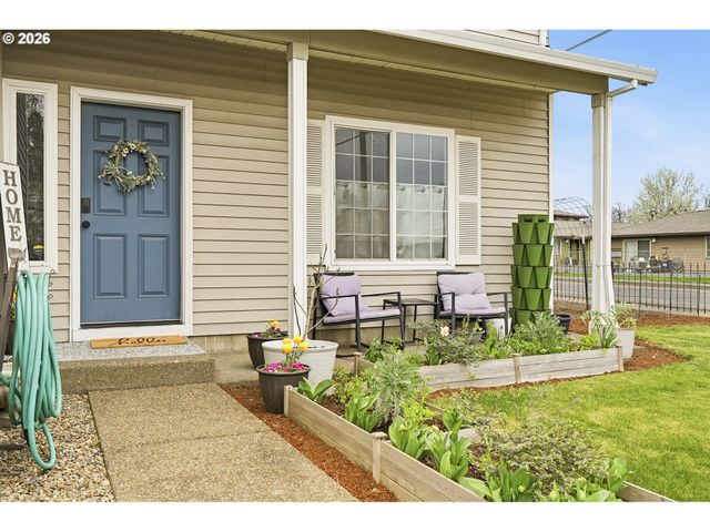 641 Mary Dr, Molalla, OR 97038