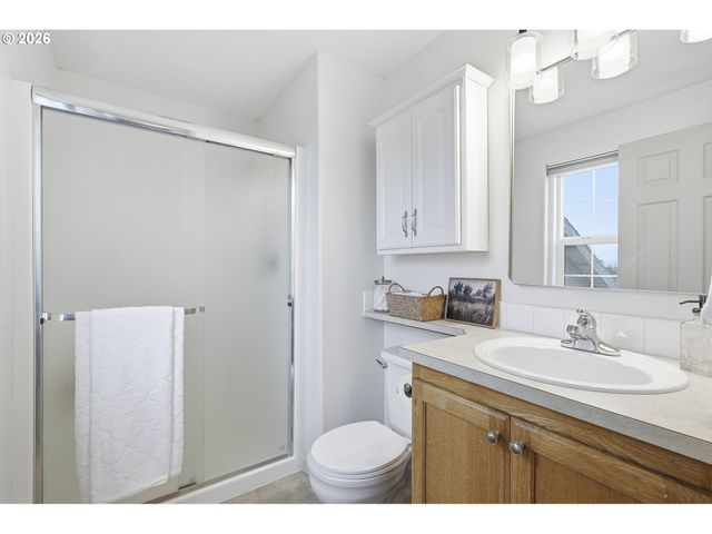 641 Mary Dr, Molalla, OR 97038