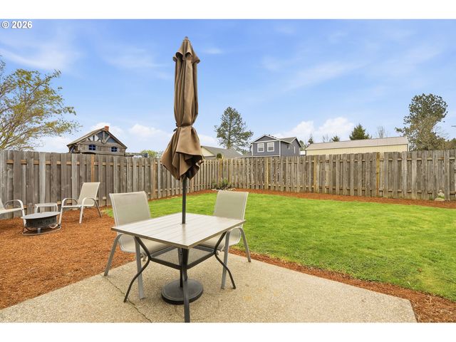 641 Mary Dr, Molalla, OR 97038