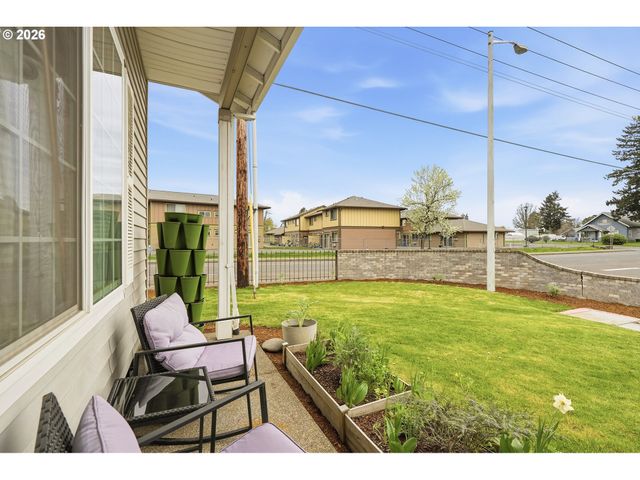 641 Mary Dr, Molalla, OR 97038