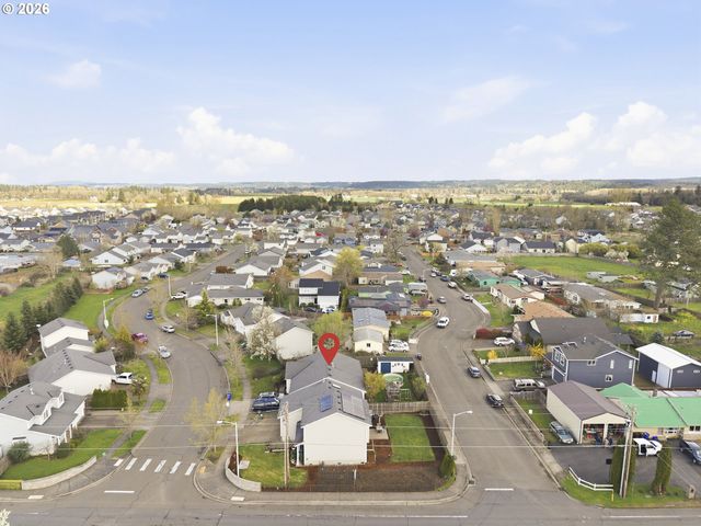 641 Mary Dr, Molalla, OR 97038