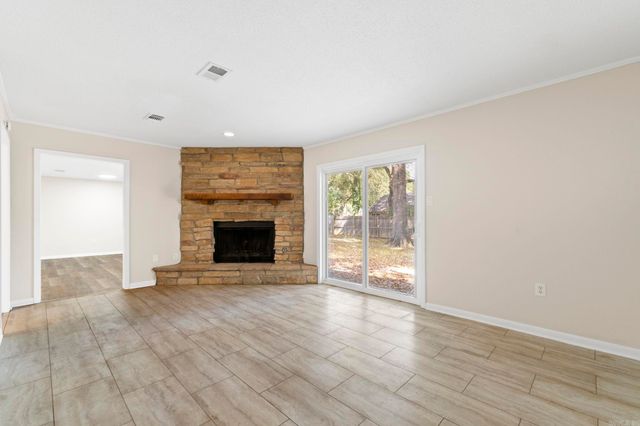 10 W Post Oak Drive, Conway, AR 72034