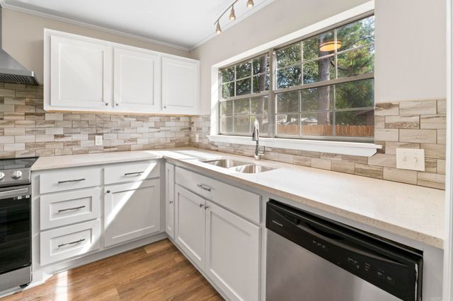 10 W Post Oak Drive, Conway, AR 72034