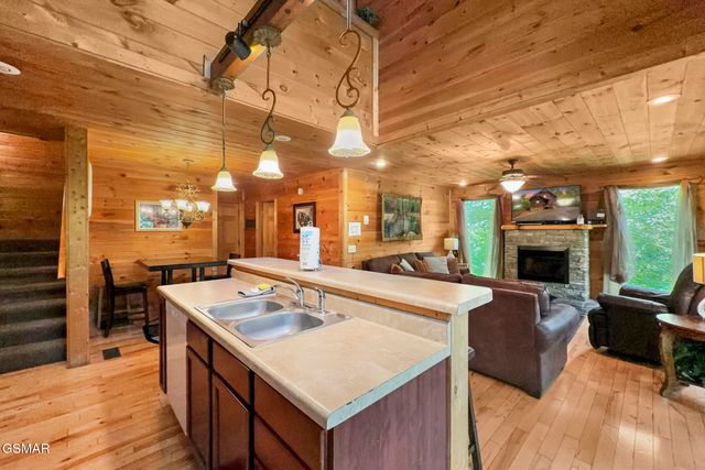 2416 Balsam Circle, Sevierville, TN 37876