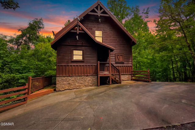 2416 Balsam Circle, Sevierville, TN 37876