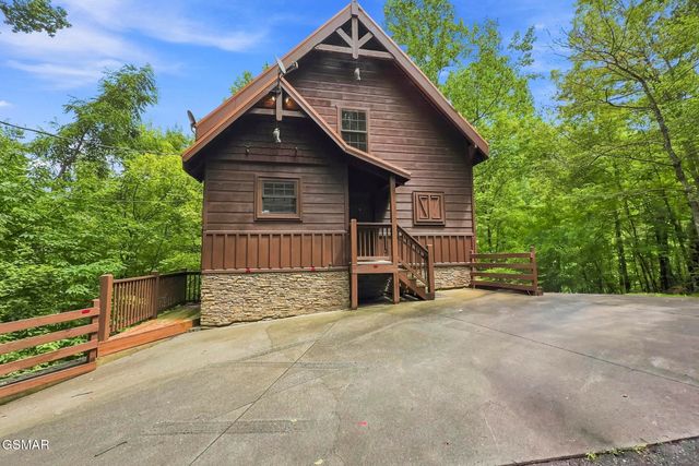 2416 Balsam Circle, Sevierville, TN 37876