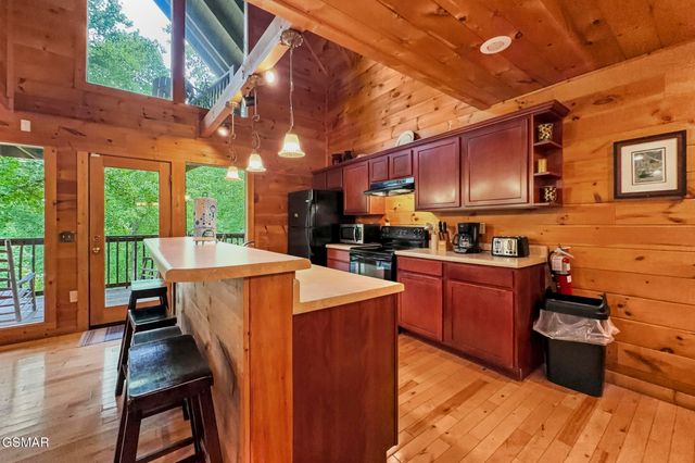 2416 Balsam Circle, Sevierville, TN 37876