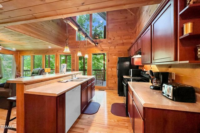 2416 Balsam Circle, Sevierville, TN 37876