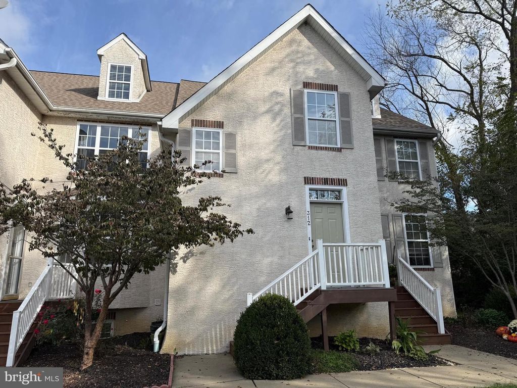 312 RIVERBIRCH CIR #802, Kennett Square, PA 19348