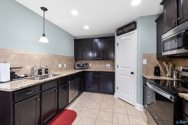 57 Weeping Willow Lane, Decatur, AL 35603