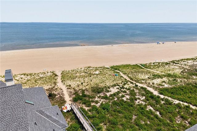 3232 Silver Sands Cir Apt 300, Virginia Beach, VA 23451