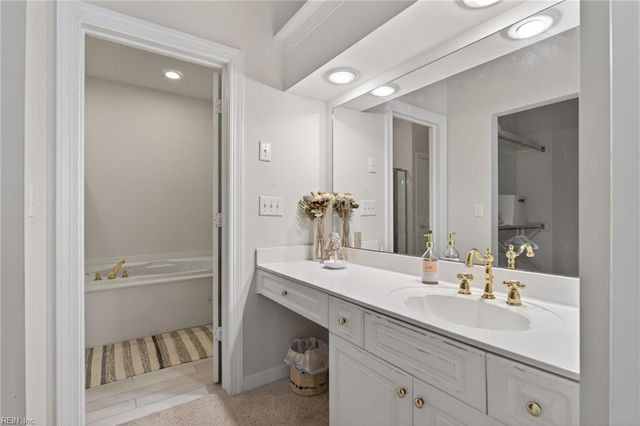 3232 Silver Sands Cir Apt 300, Virginia Beach, VA 23451