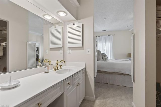 3232 Silver Sands Cir Apt 300, Virginia Beach, VA 23451