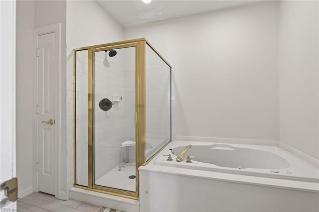 3232 Silver Sands Cir Apt 300, Virginia Beach, VA 23451