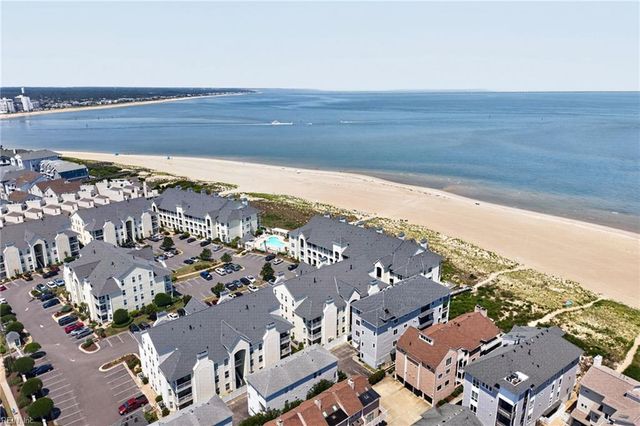 3232 Silver Sands Cir Apt 300, Virginia Beach, VA 23451