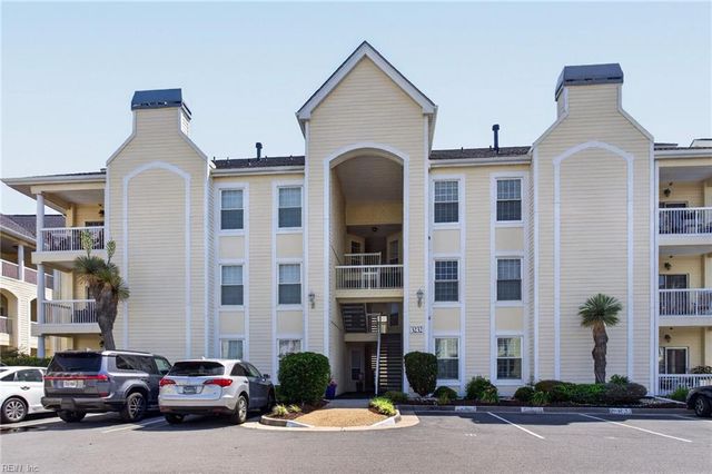 3232 Silver Sands Cir Apt 300, Virginia Beach, VA 23451