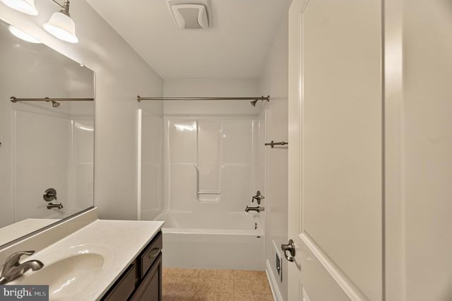 8711 CHESTNUT GROVE RD, Frederick, MD 21701