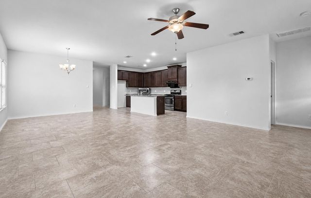 166 Meadow Grove Drive, Conroe, TX 77384