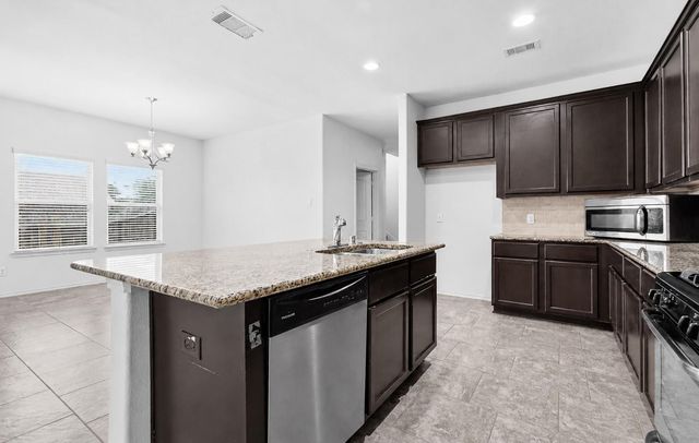166 Meadow Grove Drive, Conroe, TX 77384