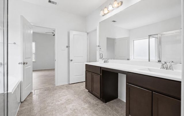 166 Meadow Grove Drive, Conroe, TX 77384
