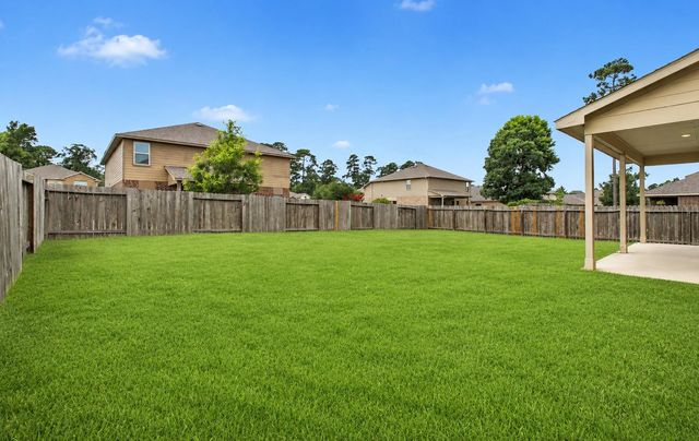 166 Meadow Grove Drive, Conroe, TX 77384