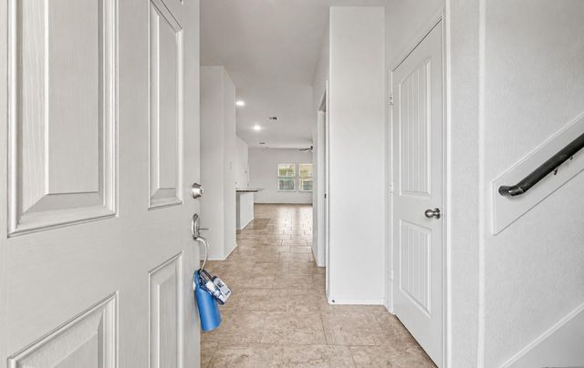 166 Meadow Grove Drive, Conroe, TX 77384