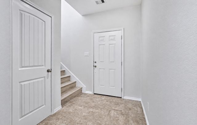 166 Meadow Grove Drive, Conroe, TX 77384