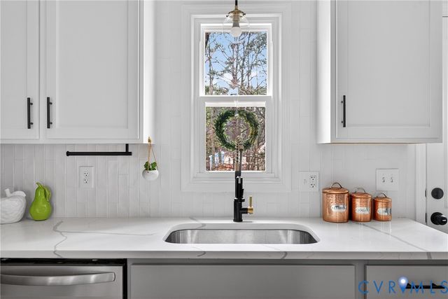 11101 Dumaine Dr, Midlothian, VA 23112