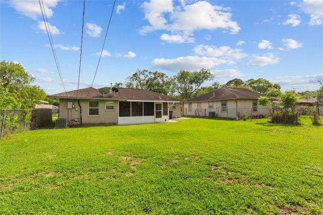 6714 Langdon Lane, Houston, TX 77074