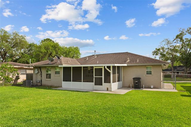 6714 Langdon Lane, Houston, TX 77074