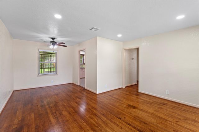 6714 Langdon Lane, Houston, TX 77074