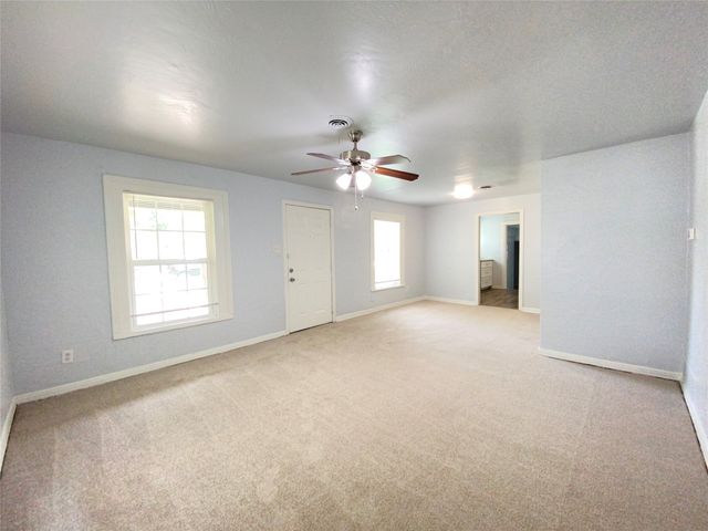 5321 Locke Avenue, Fort Worth, TX 76107