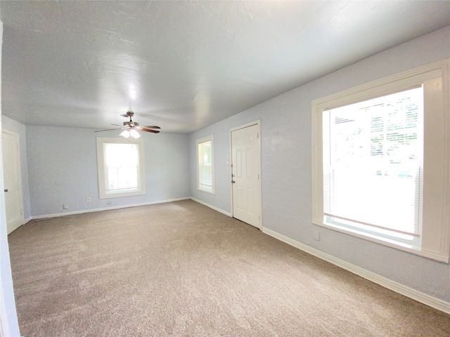 5321 Locke Avenue, Fort Worth, TX 76107