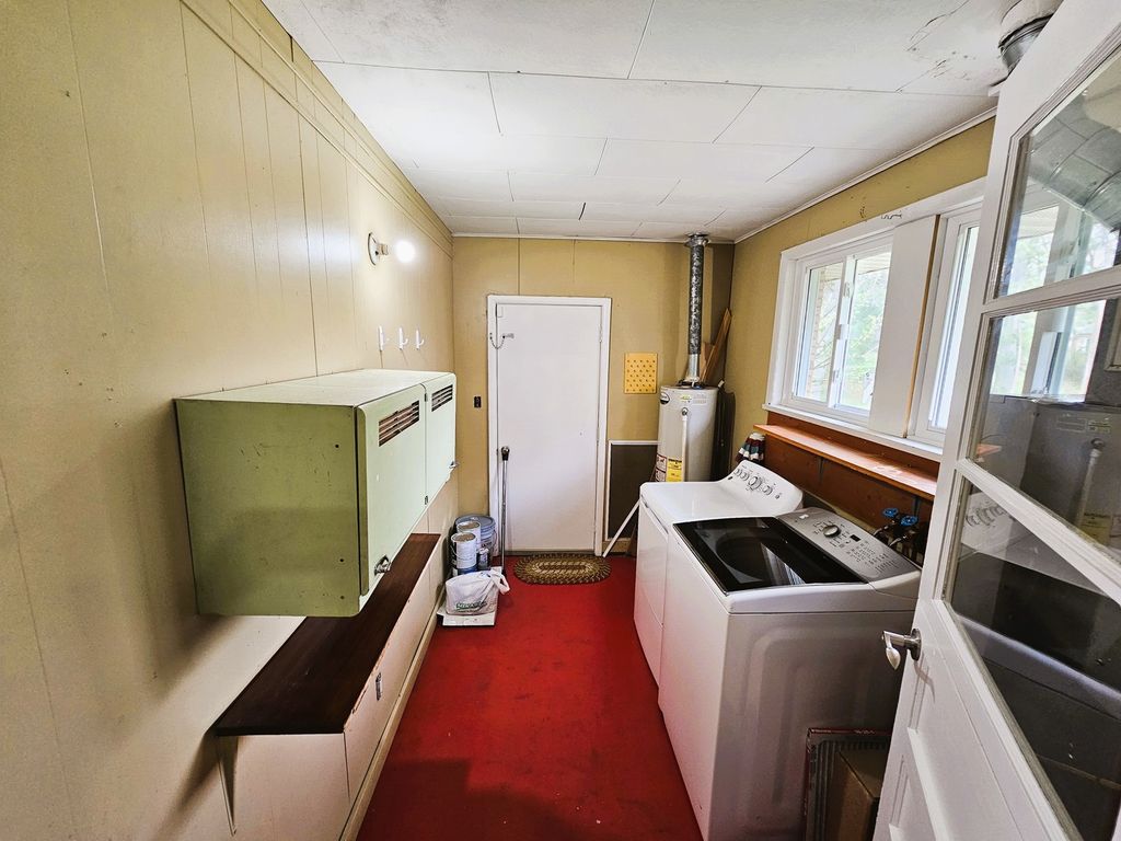 Image 19 of property listing at 700 Magnolia Avenue, Mt Vernon, IL 62864