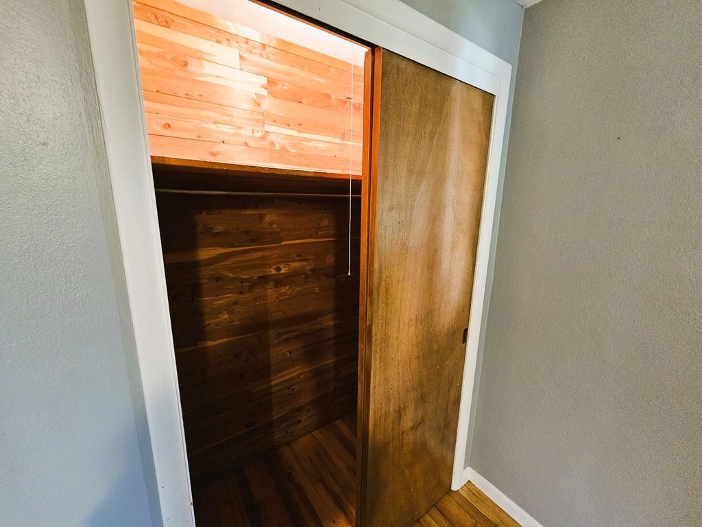 Image 21 of property listing at 700 Magnolia Avenue, Mt Vernon, IL 62864