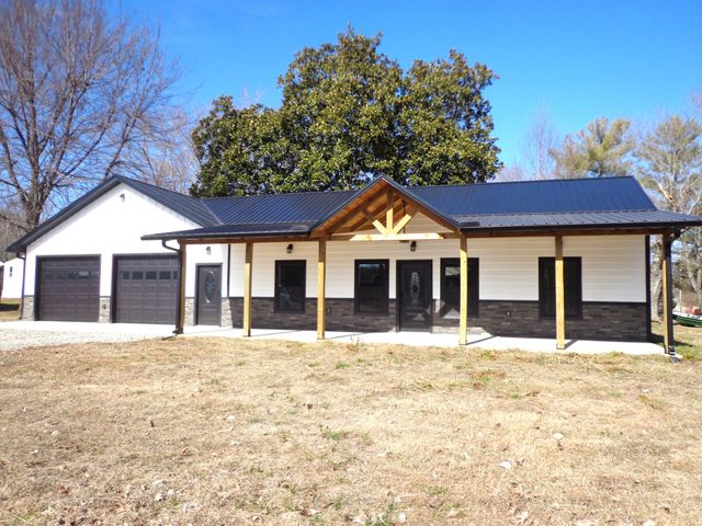 236 West Fourth Ave, Lobelville, TN 37097