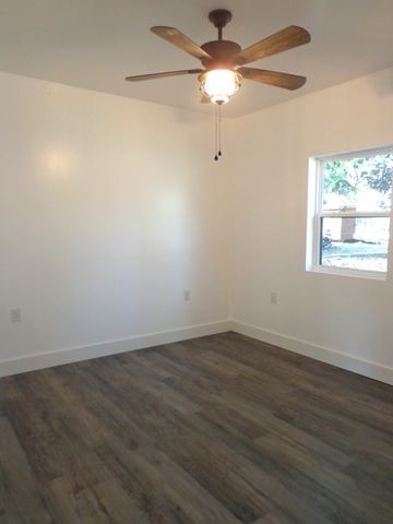 236 West Fourth Ave, Lobelville, TN 37097