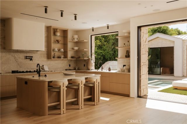 5005 Rubio Avenue, Encino, CA 91436