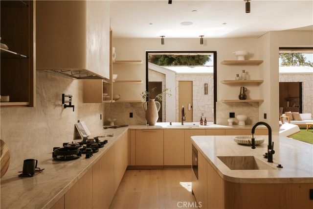 5005 Rubio Avenue, Encino, CA 91436
