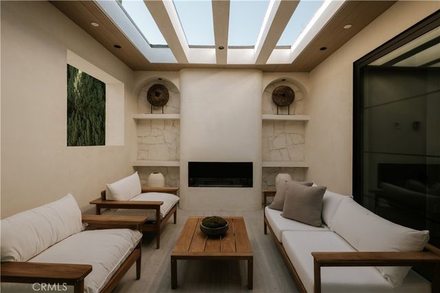 5005 Rubio Avenue, Encino, CA 91436