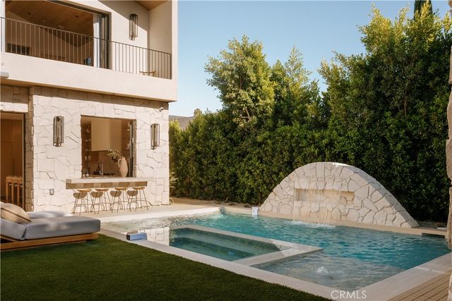5005 Rubio Avenue, Encino, CA 91436